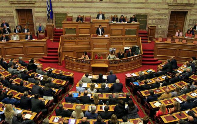 Парламент Греции проголосовал за второй пакет реформ