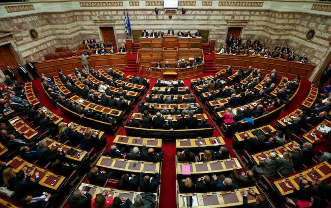 В Греции президент распустил парламент и объявил досрочные выборы