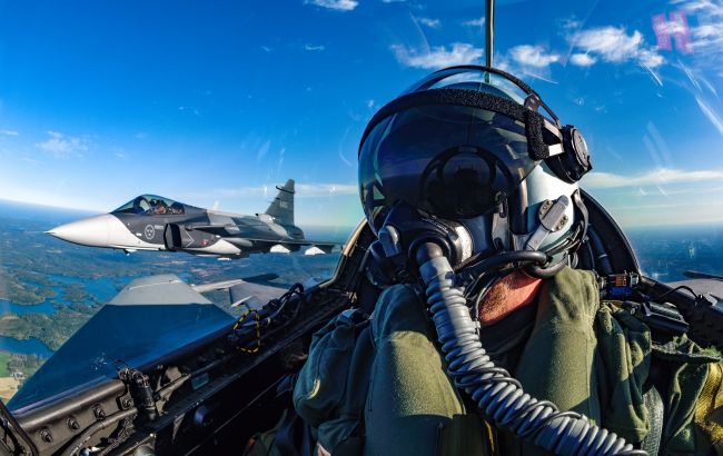 Украина и Швеция подписали историческое соглашение о самолетах Gripen