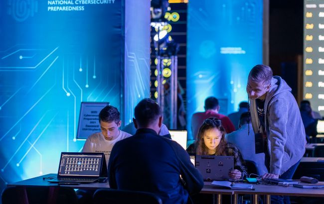 Отражение атак и командная работа: стартовали первые в Украине киберучения
