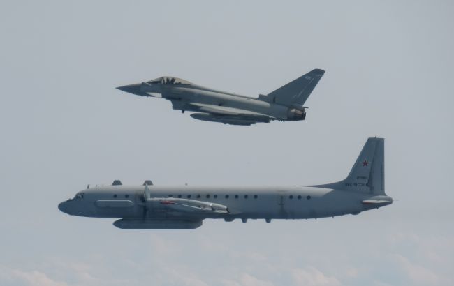 Самолет РФ вторгся в воздушное пространство Польши: перехватом занялись истребители НАТО