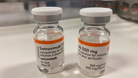 Снижает риск госпитализации и смерти на 79%. Британия одобрила новое лекарство от COVID