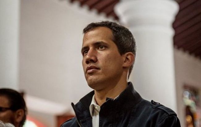 Опозиція Венесуели таємно зустрічалася з військовими і силовиками