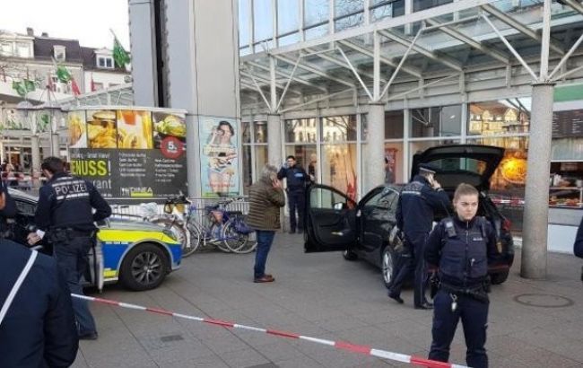 В результате въезда автомобиля в толпу в Германии украинцы не пострадали, - консул