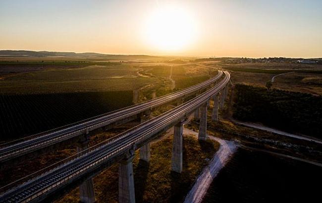 В Ізраїлі відкрили швидкісне залізничне сполучення між аеропортом Тель-Авіва і Єрусалиму