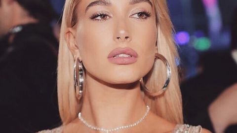 В духе старого Голливуда: Хейли Бибер показала, как создать роскошный вечерний образ