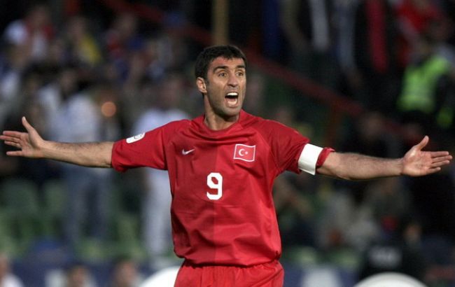 Туреччина видала ордер на арешт підозрюваного в тероризмі знаменитого футболіста