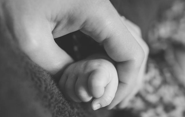 У Львові на смітнику готелю знайшли тіло немовляти