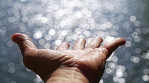 Стояли і дивилися: в Азовському морі на очах у відпочивальників втопилася дівчина