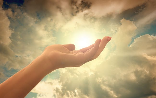 Церковный праздник 19 ноября: что нельзя делать сегодня, а кого поздравлять с днем ангела