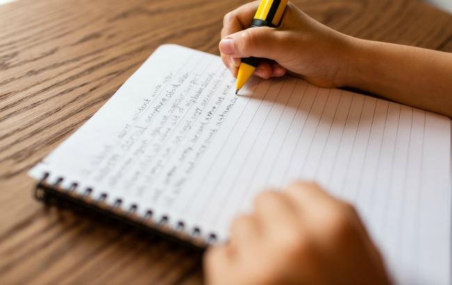 Створена програма, здатна копіювати почерк людини