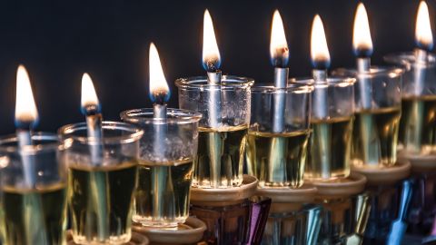 Ханука 2021: эксперт рассказала, зачем на самом деле зажигать свечи