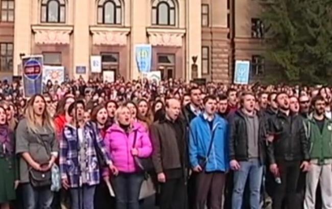 "Молитва за Украину": в Харькове студенты и преподаватели установили песенный рекорд