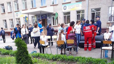 Зі школи в лікарню: що відомо про масові отруєння дітей в українських школах