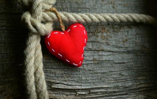 Психологи перерахували помилкові ознаки "великого кохання"