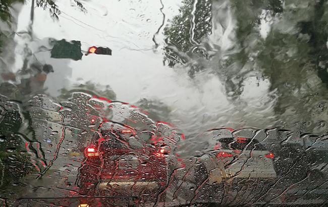 Синоптики попереджають про сильні дощі в Карпатському регіоні 23 жовтня
