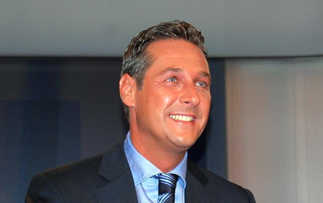 Віце-канцлер Австрії виступив за скасування санкцій проти Росії