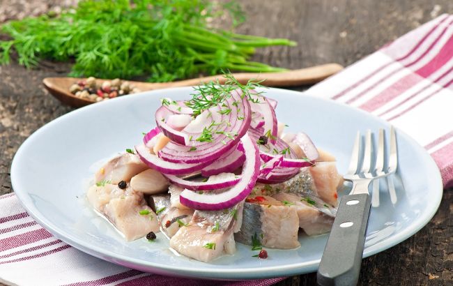 Як очистити оселедець на філе за 2 хвилини: простий спосіб без клопоту