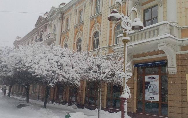 Ивано-Франковск оказался в плену снега: опубликованы фото