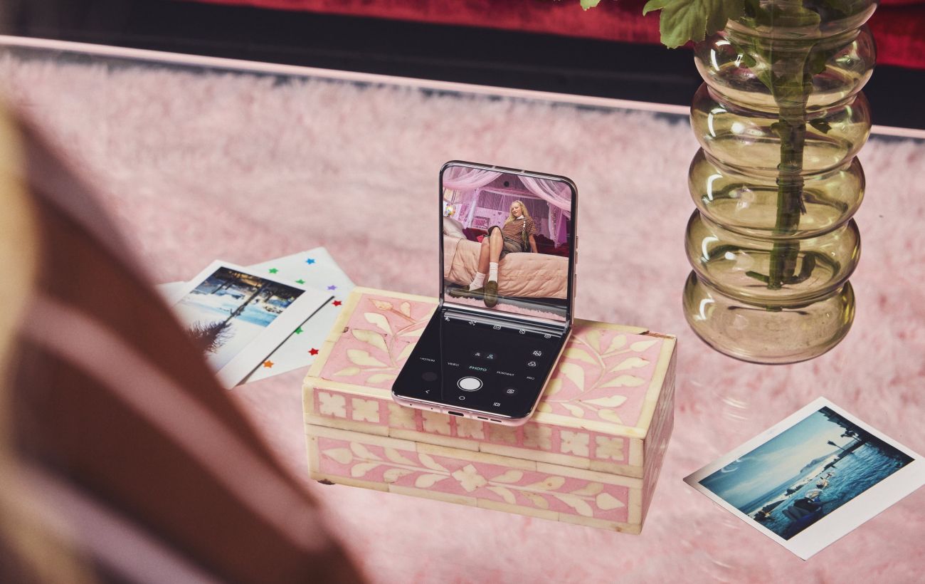 Складаний Razr 70 Ultra став на 30% швидшим: що відомо про новий флагман Motorola