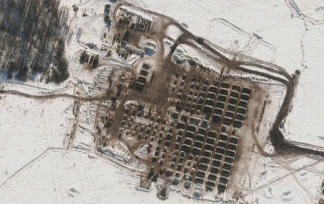 РФ продолжает стягивать войска и технику в Беларусь и в Крым: появились новые снимки