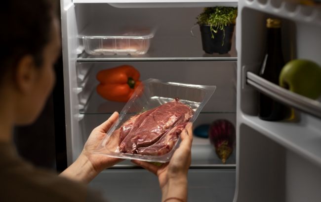 Как понять, что еда из холодильника испортилась: действенные способы