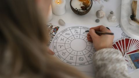 4 знака Зодиака ждут испытания: кому пророчат перемены, а кому - конфликты