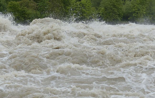 ГСЧС предупреждает о подъеме уровня воды в реках на западе Украины