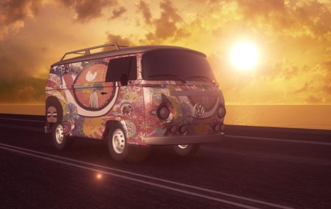 В Китае в шестиместном минивэне вместились 40 рабочих