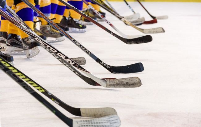 НХЛ припиняє всі ділові відносини з Росією