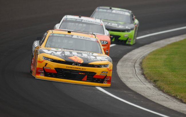 Гонщик NASCAR спровокував скандал через "великий гріх" на культовій трасі (відео)