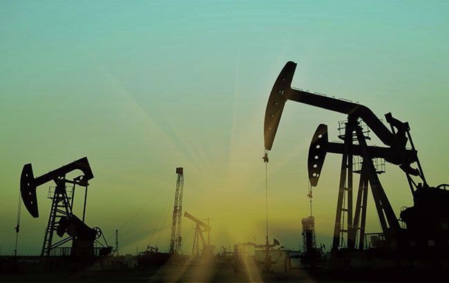 Нафта Brent торгується нижче 49 доларів за барель