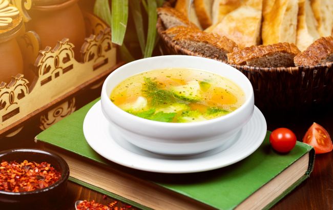 Когда нужно солить суп, чтобы он получился вкусным: многие не знают о таких нюансах