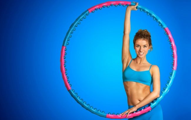 Не тратьте деньги. Тренер рассказал, почему хула-хуп не сделает талию тонкой