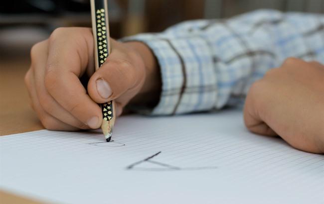 "Тепер ми повинні пустити місцевих": в київському ліцеї назріває скандал через безкоштовне навчання