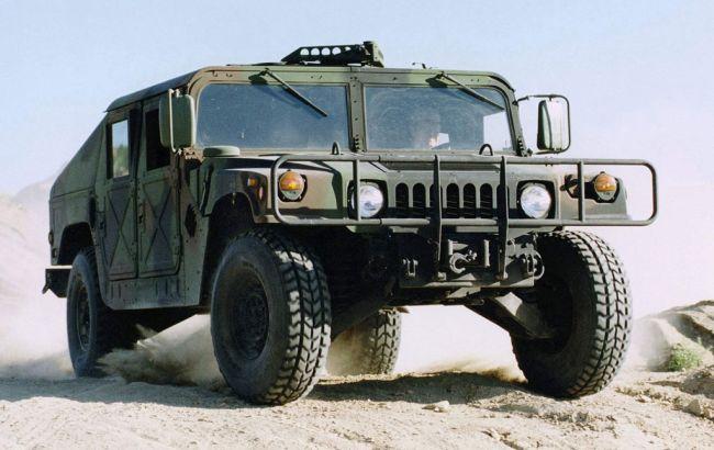 США готують відправку Україні першої партії бронемашин Humvee