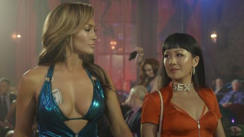 Шахрайки з Уолл-Стріт: в прокат виходить кримінальна комедія з Дженніфер Лопес у головній ролі