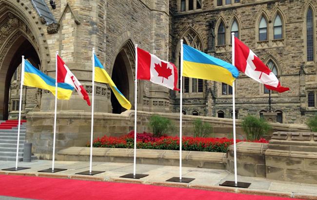 Над мэрией столицы Канады вывесили украинский флаг