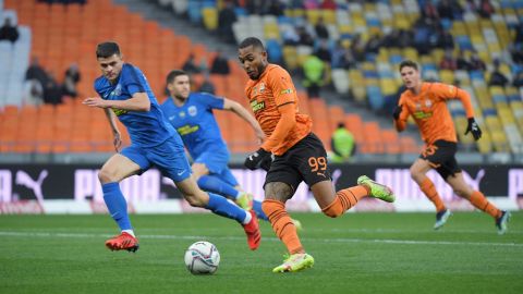 Легка перемога. "Шахтар" розгромив "Десну" і не відпустив "Динамо"