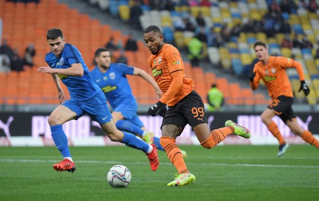 Легкая победа. "Шахтер" разгромил "Десну" и не отпустил "Динамо"