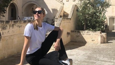 Сияющая Катя Осадчая пленила спортивным весенним look'ом