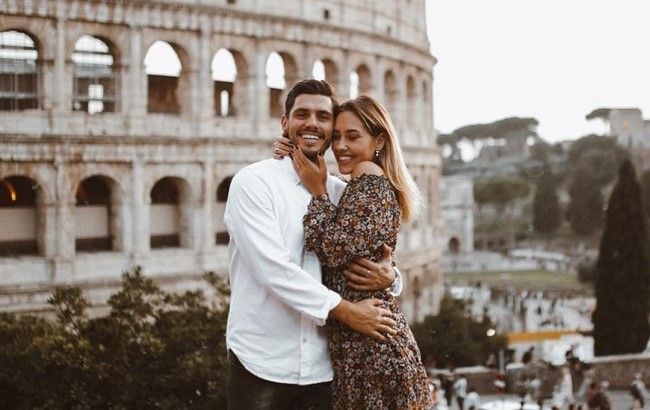 "Як зірки Голлівуду": Холостяк 9 розчулив мережу ніжними фото з коханою з Риму