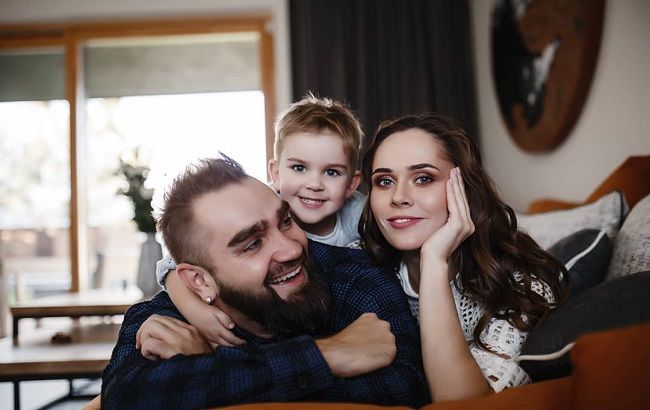 "Неймовірно милі": солістка The Hardkiss підкорила мережу сімейною фотосесією