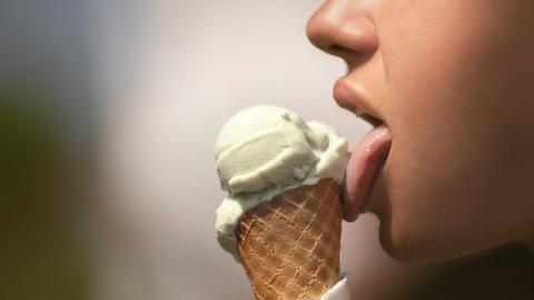 Диетолог поделилась рецептом "правильного" мороженого для улучшения микрофлоры кишечника