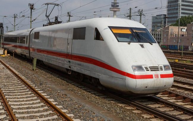 В Кельне сошел с рельсов скоростной поезд