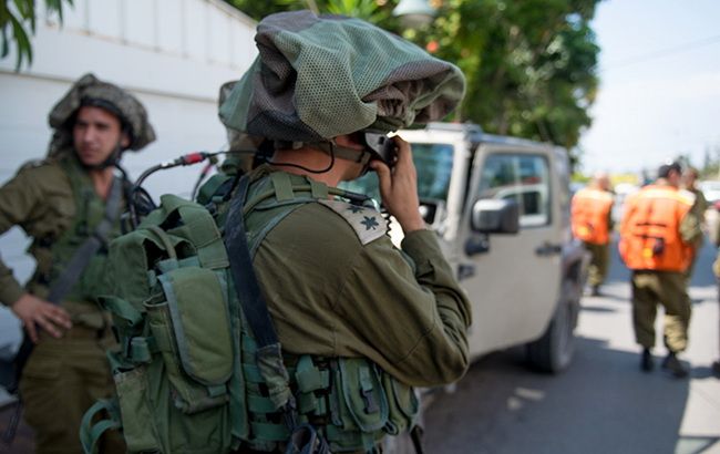 На Западном берегу Иордана авто врезалось в группу израильских военных