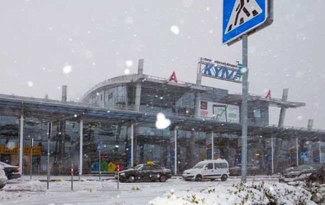 Снегопад в Киеве: столичные аэропорты работают в штатном режиме