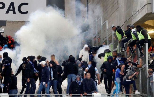 Во Франции после столкновений футбольных фанатов произошли массовые задержания