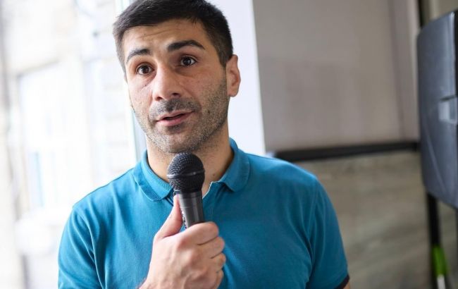 "Якщо є можливість заробити, то чому ні?": промоутер оцінив повернення Ломаченка
