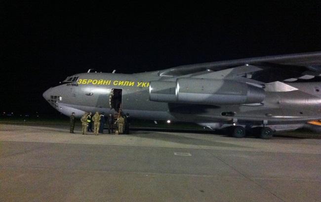 Самолет Минобороны с украинцами из Непала вернулся в Киев